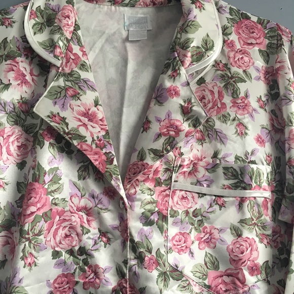 Sarah Morgan woman’s flowery nightgown - Picture 3 of 6